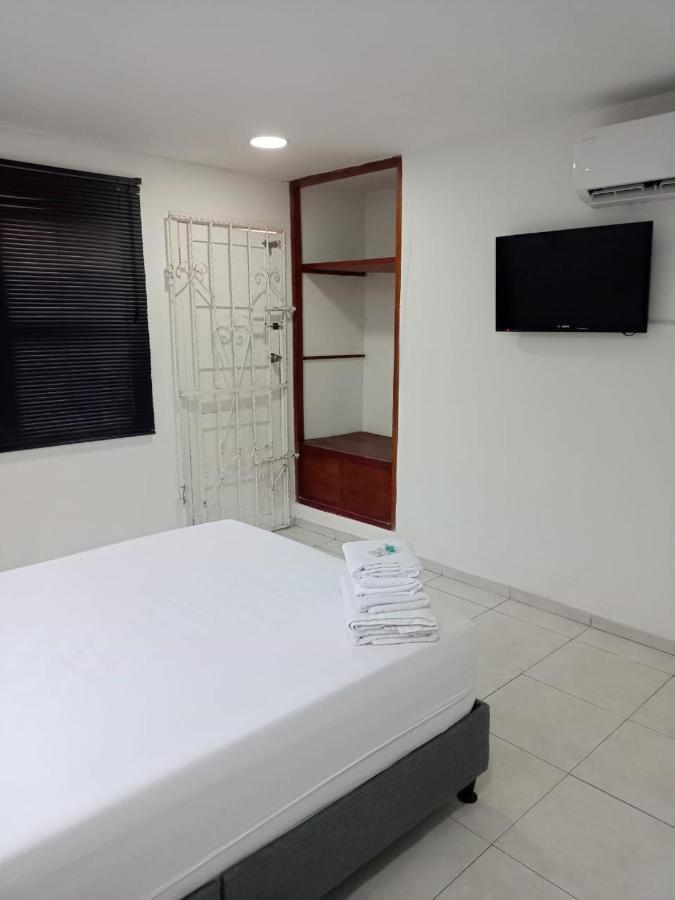 Beautiful Into Walled Apartment *