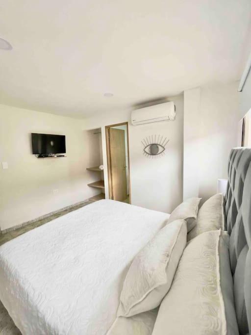 Casa De La Belleza, Unique 7 Bedroom * Cartagena