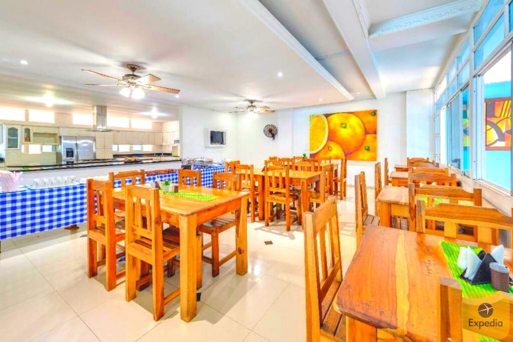 Máshoteles Astrasuite 427 Hotel 3*