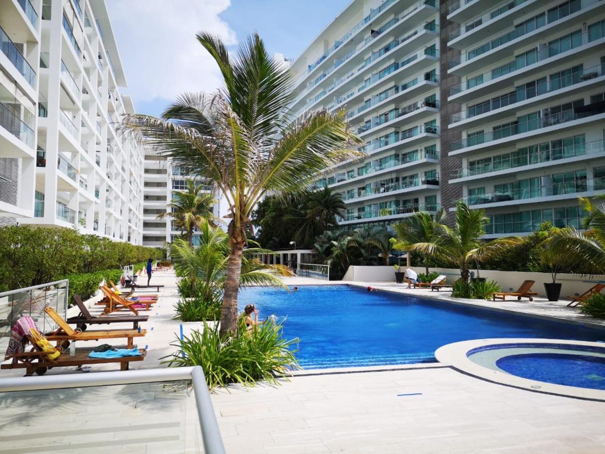 Apartamento En La Playa Con Terraza Y 4 Piscinas