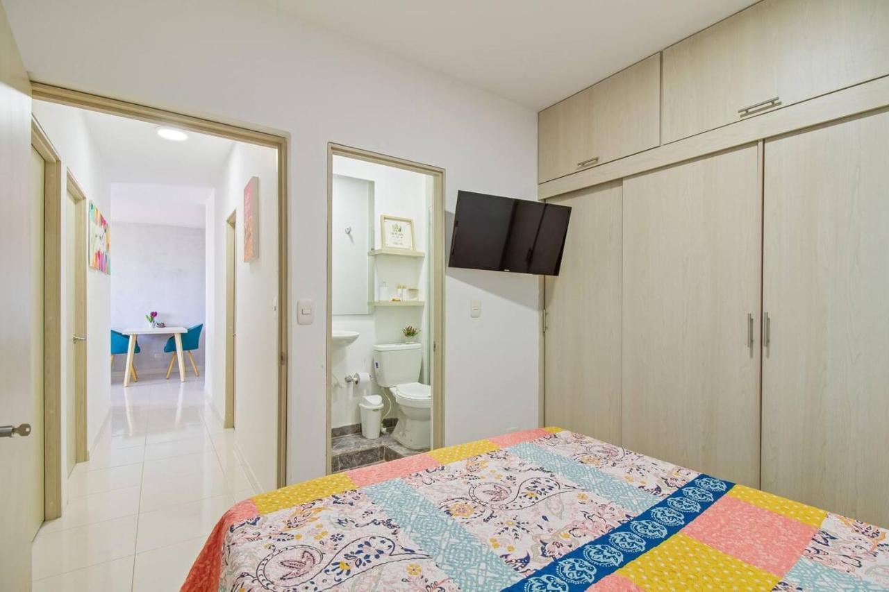 Acogedor En Piso Alto Apartamento *