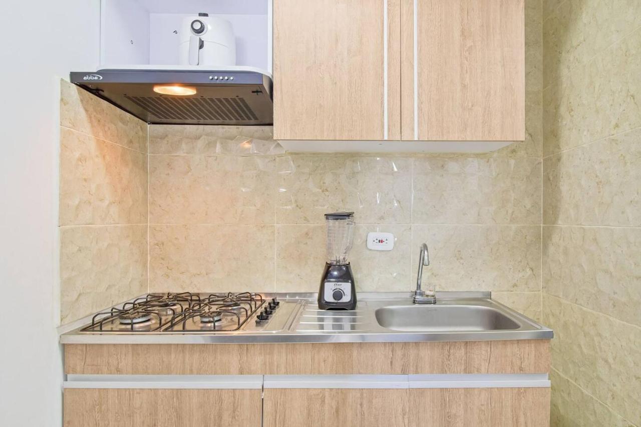 Acogedor En Piso Alto Apartamento *