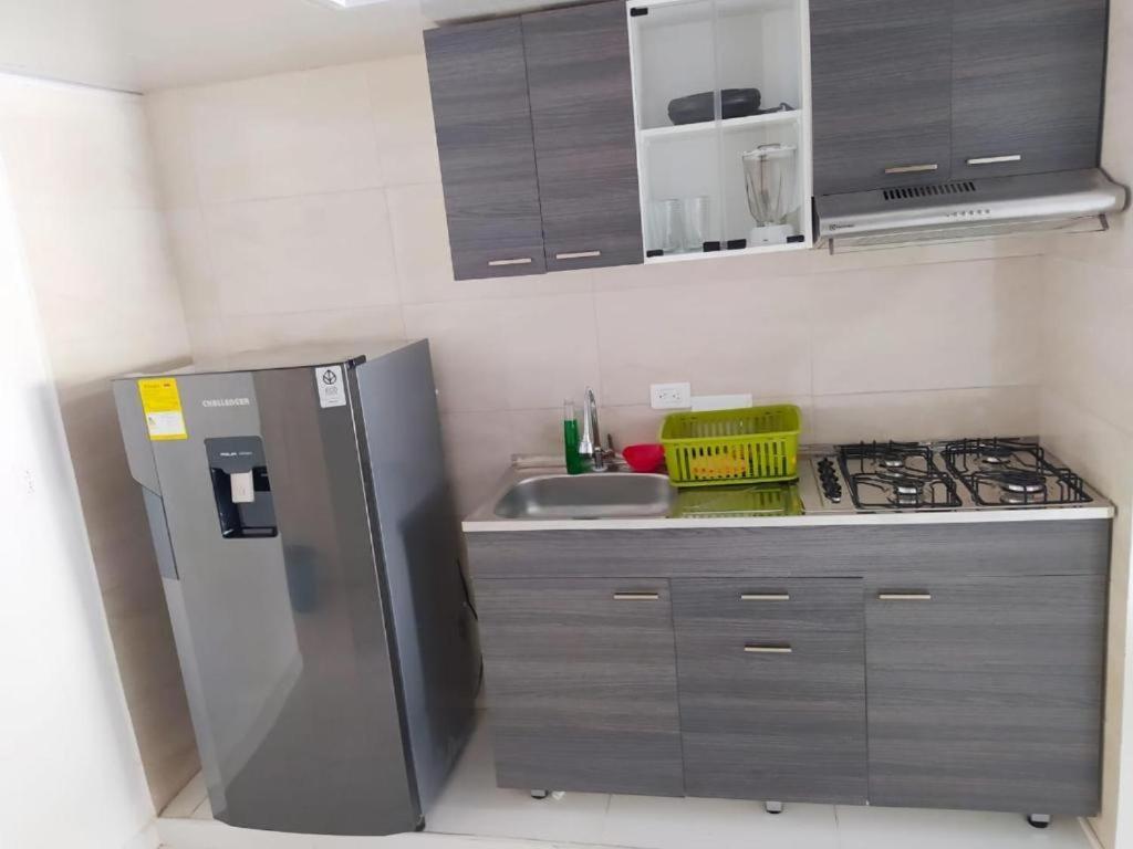 Apartamento Marbella - En Edificio Frente A La Playa Cerca Al Centro Historico *