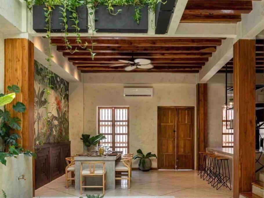 Casa San Antonio, De Diseno Con Piscina En La Azotea. *