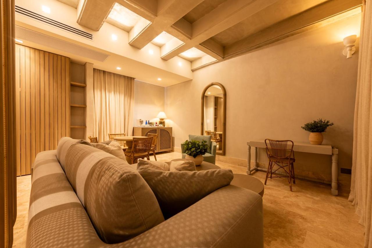 Cinco Boutique 5*