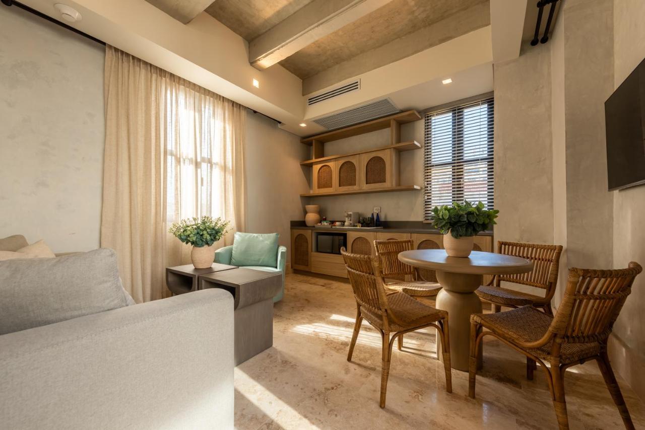 Cinco Boutique 5*