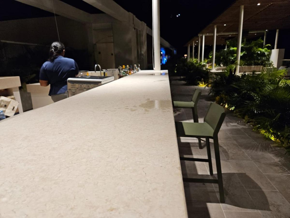 Apartamento Con Jacuzzi Privado, Vista Al Mar, Sector Exclusivo * Cartagena
