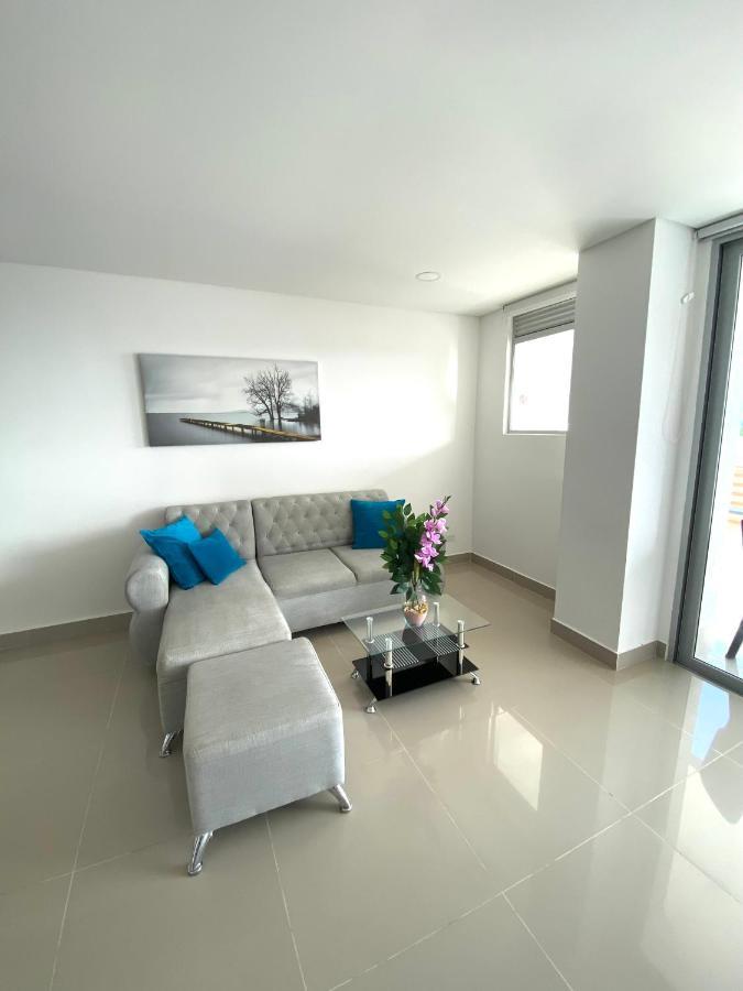 Beachfront With Stunning Infinity Pool Apartamento *