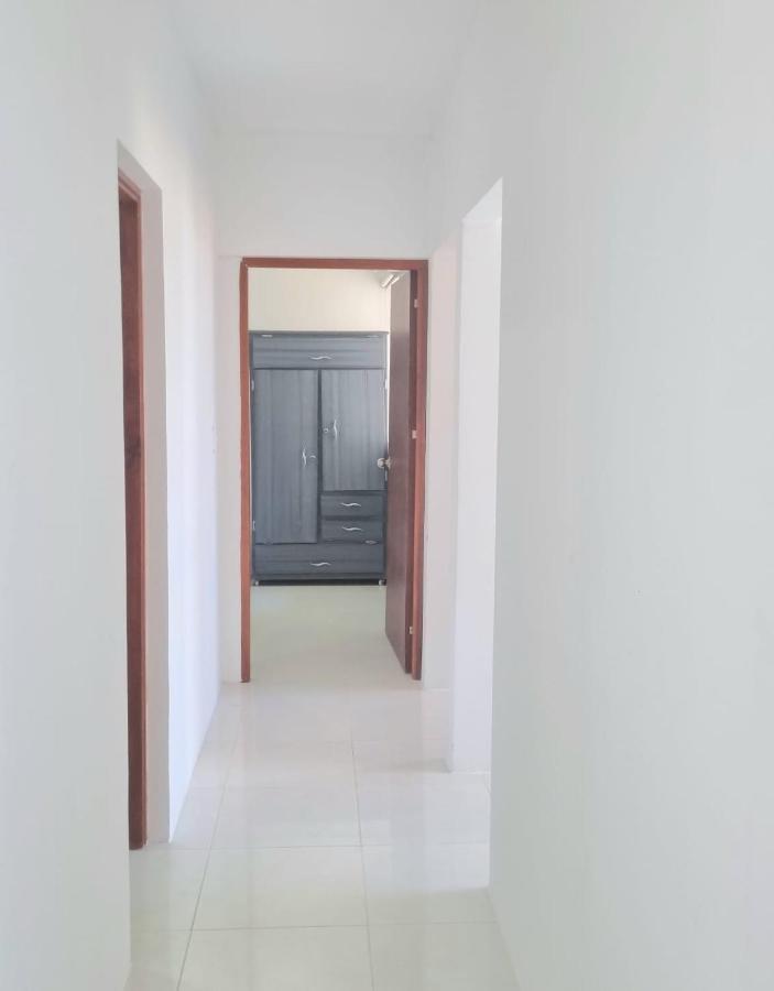 Amoblados Bajo La Sombra Del Omnipotente. Apartment