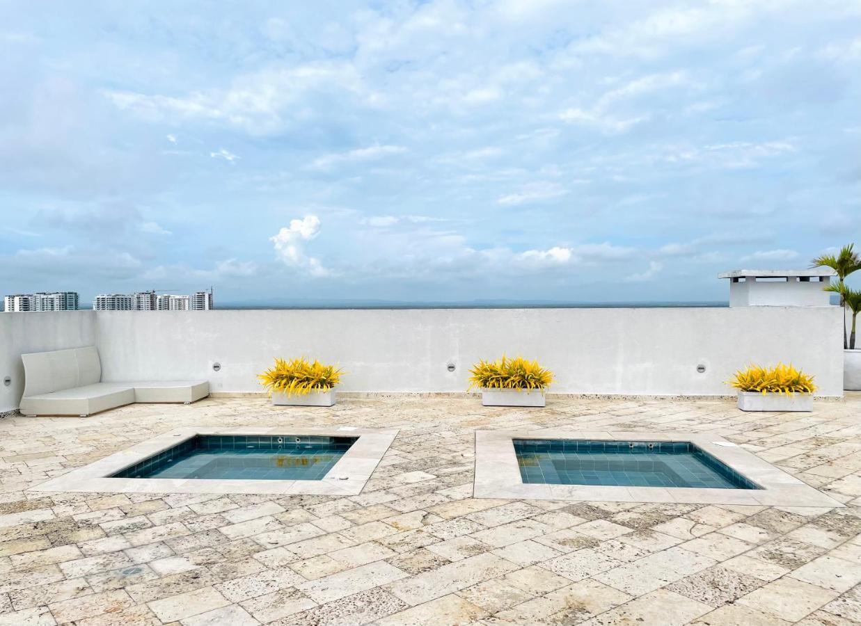 Beachfront With Stunning Infinity Pool Cartagena