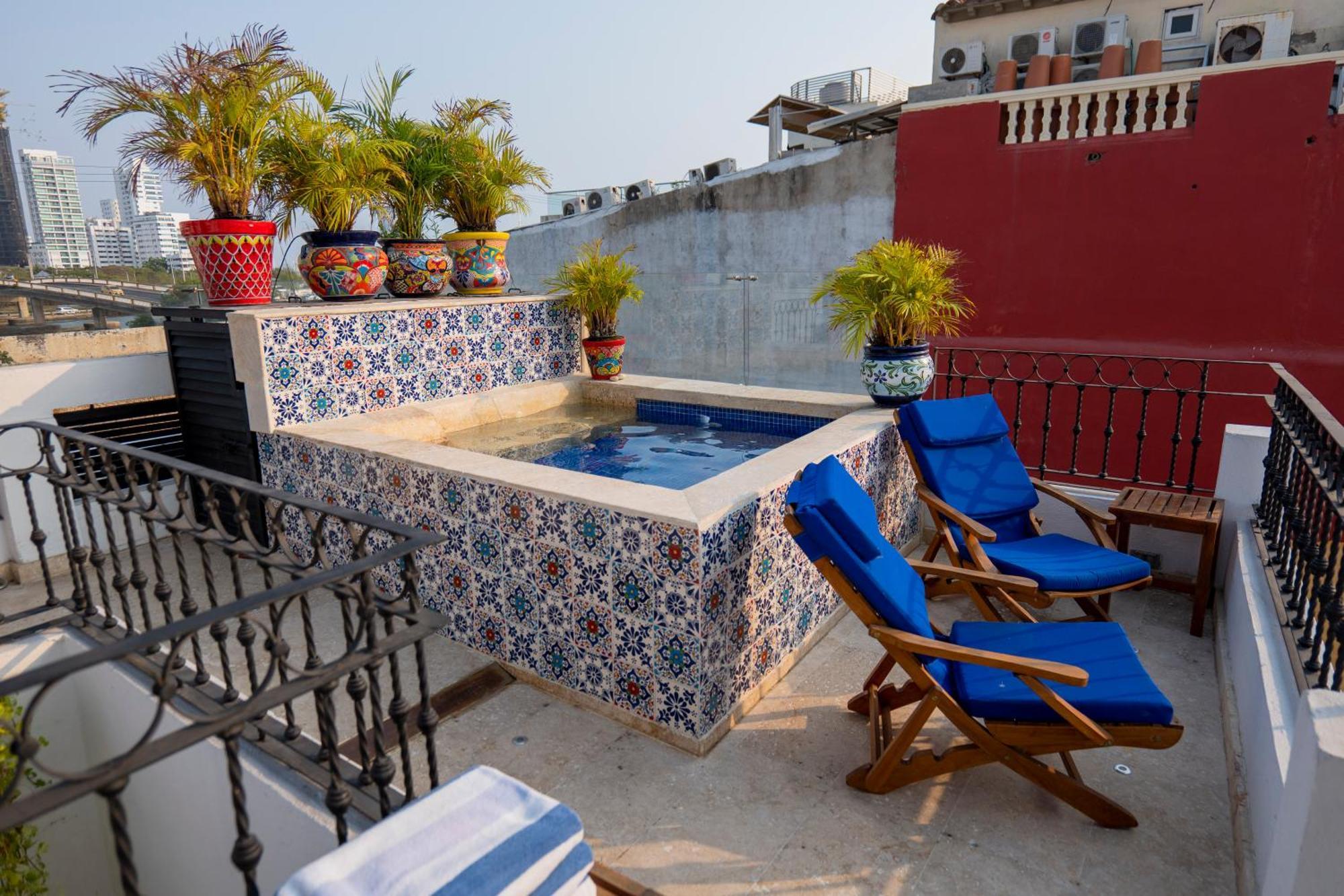 Casa Familiar - María De Las Palmas -getsemani