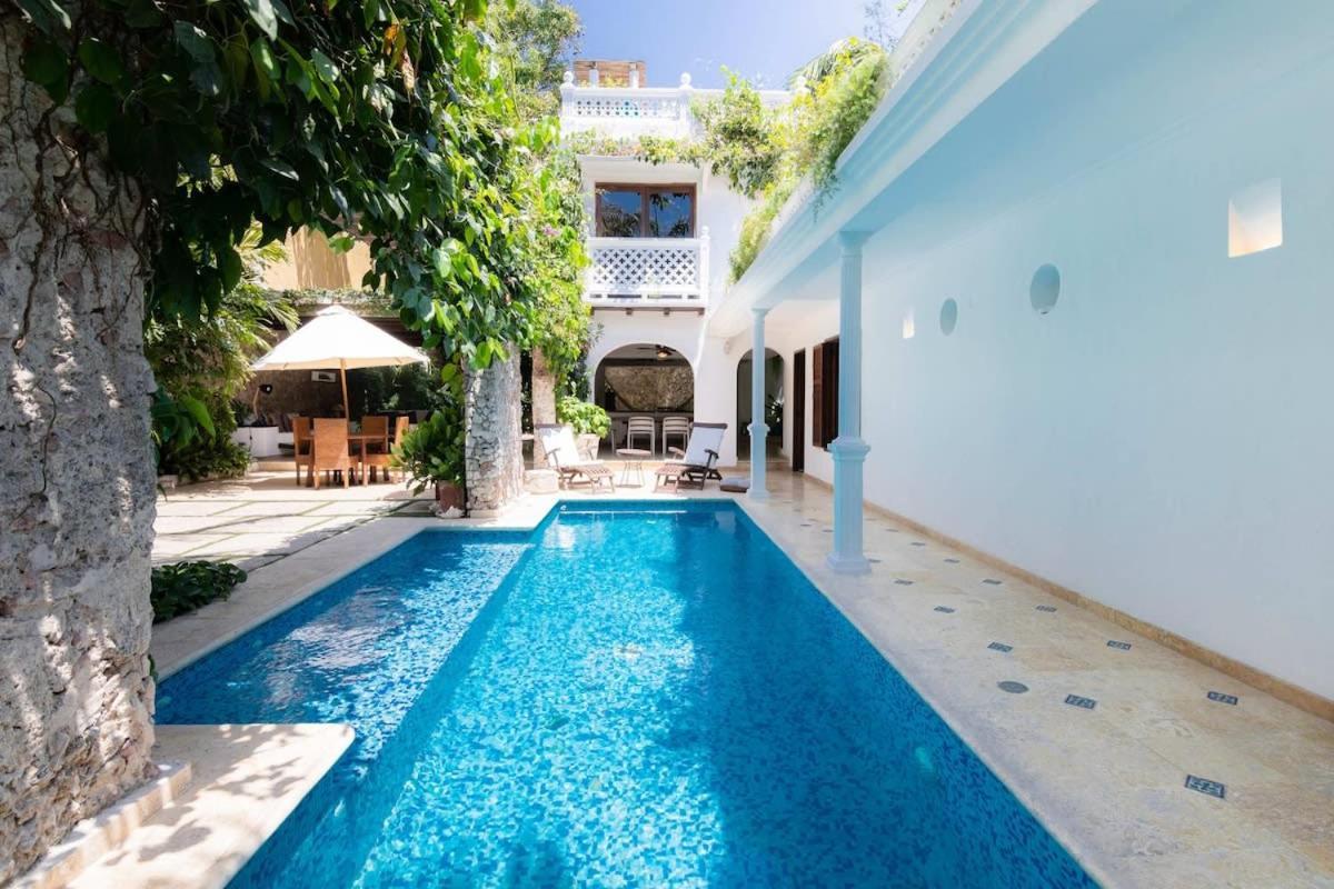 Сasa de vacaciones Vibrant House 5br With Pool In
