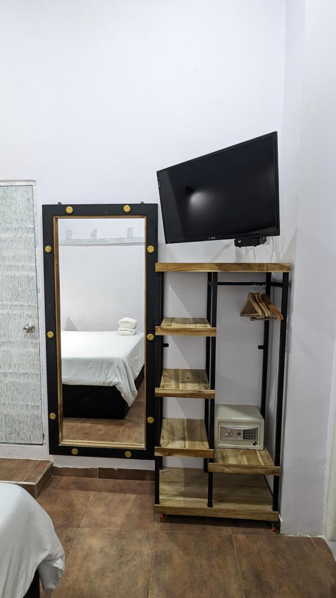 Pensión Maloka Boutique (adults Only) 2*