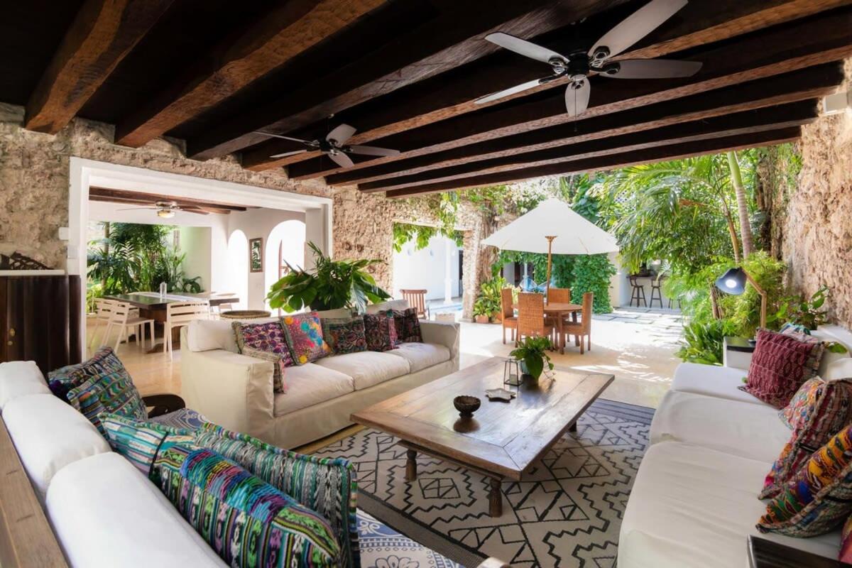 Сasa de vacaciones Vibrant House 5br With Pool In