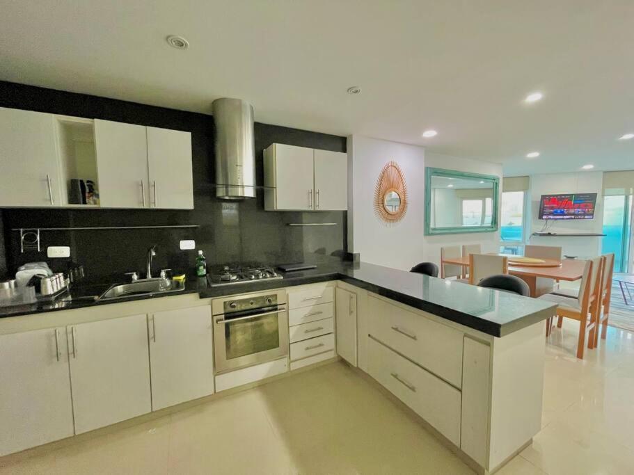 Apartamento Con Vista En El Laguito Frente A La Playa Cartagena