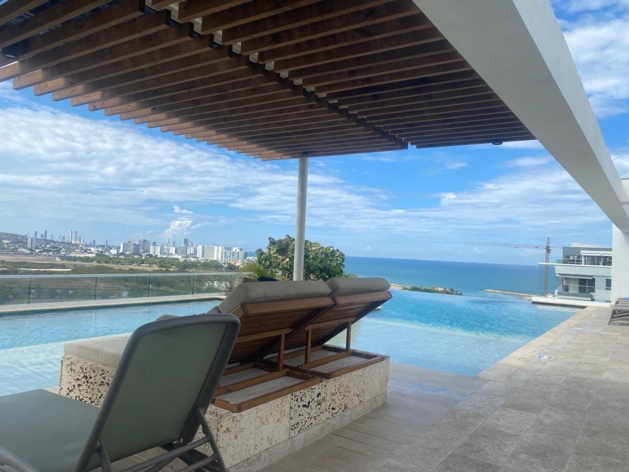 Dominique Cartagena, Beautiful 2 Bedroom Apartment Cartagena