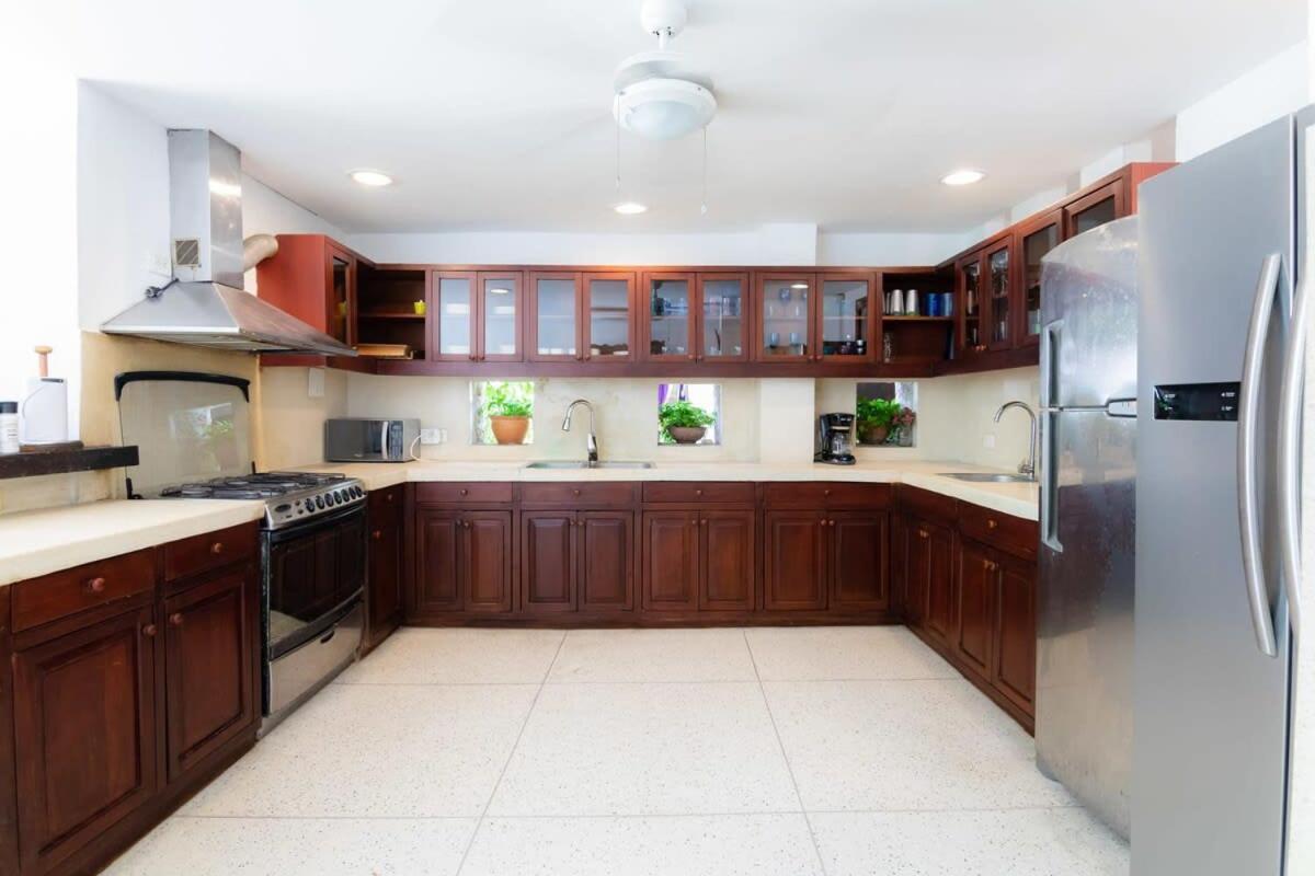 Vibrant House 5br With Pool In Сasa de vacaciones *