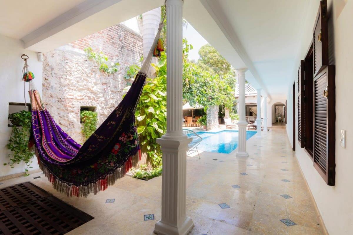 Сasa de vacaciones Vibrant House 5br With Pool In