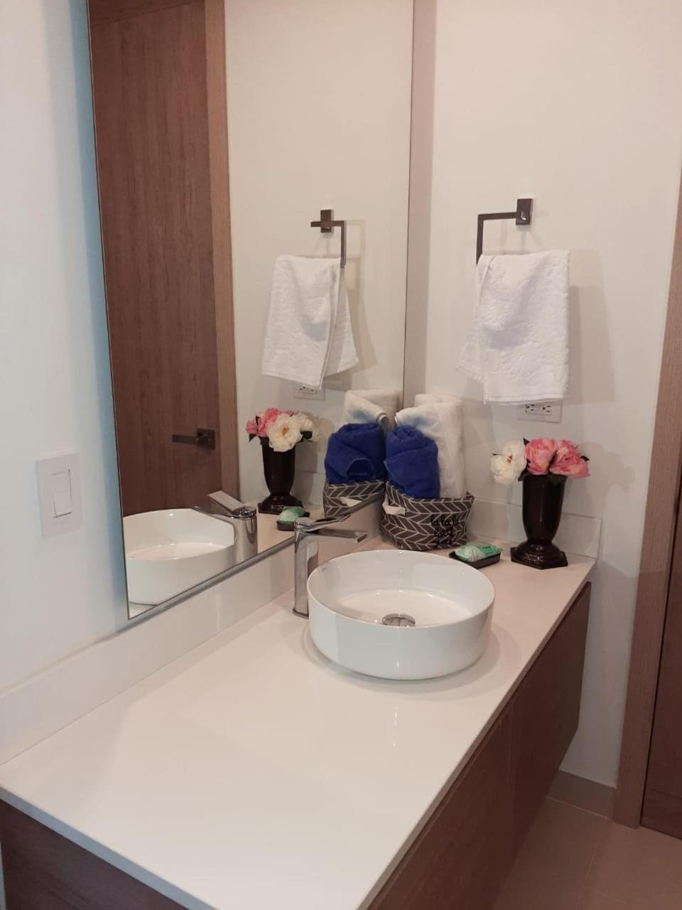 Hermoso En Cartagena-morros Eco- Vista Al Mar- Salida Directa A La Playa Apartamento