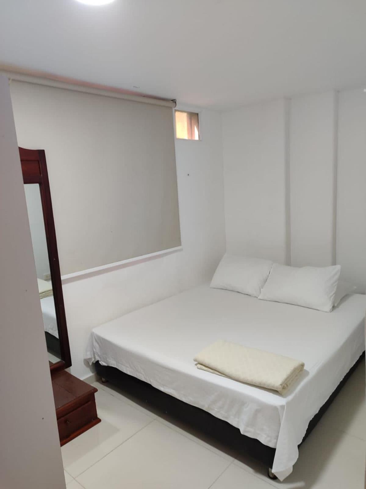 Apartamento En Bocagrande Lindo De Dos Alcobas Y De Tres *