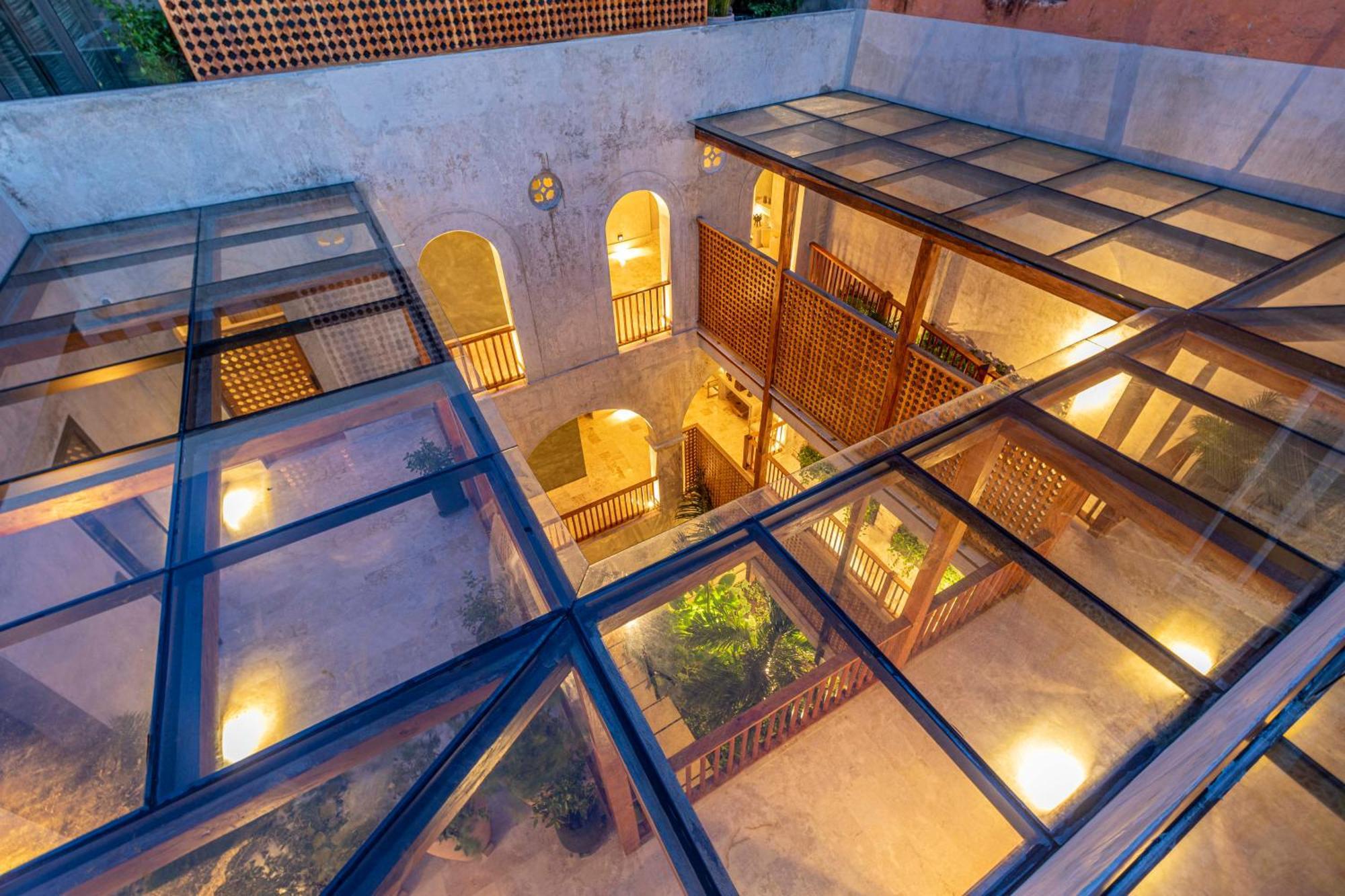 Cinco Boutique Hotel 5*