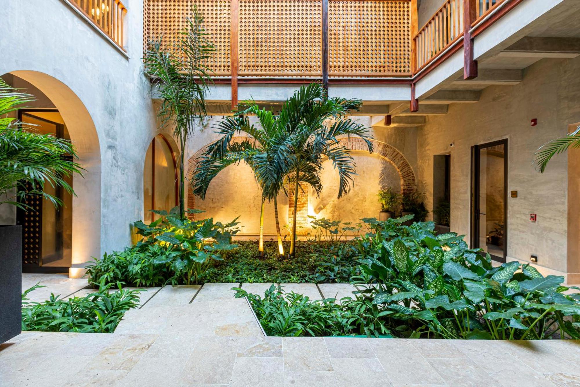 Cinco Boutique Hotel 5*