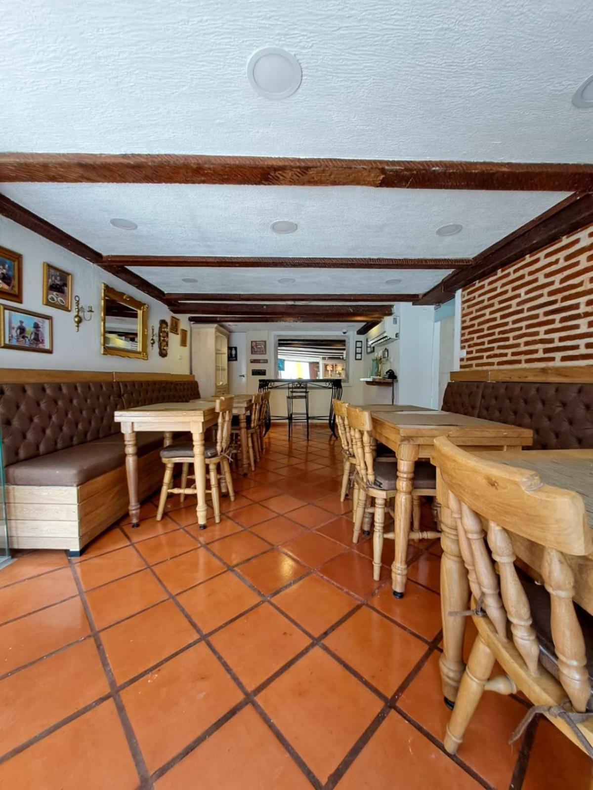 Life Is Good Hostal