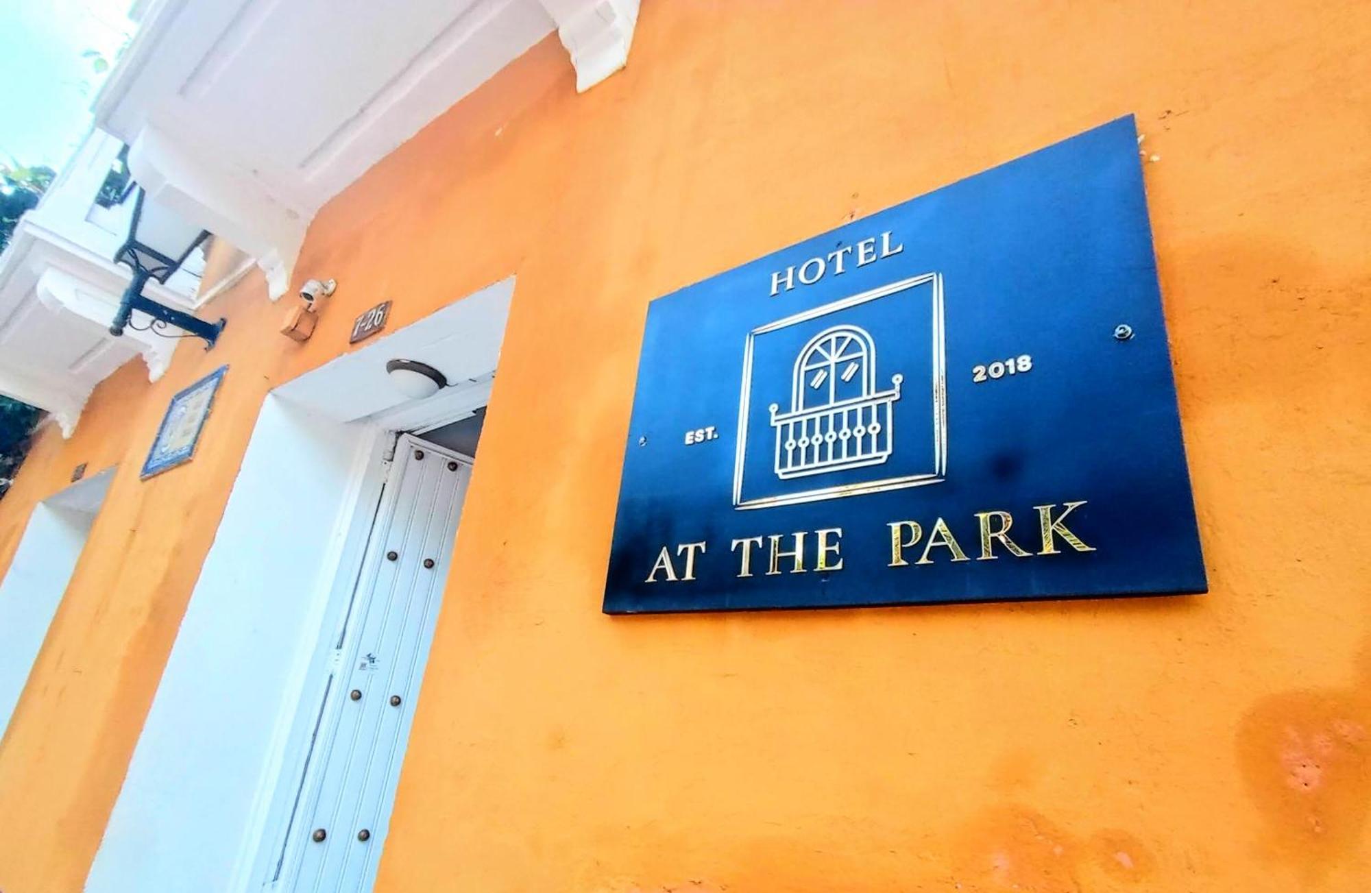 Hotel At The Park 3*