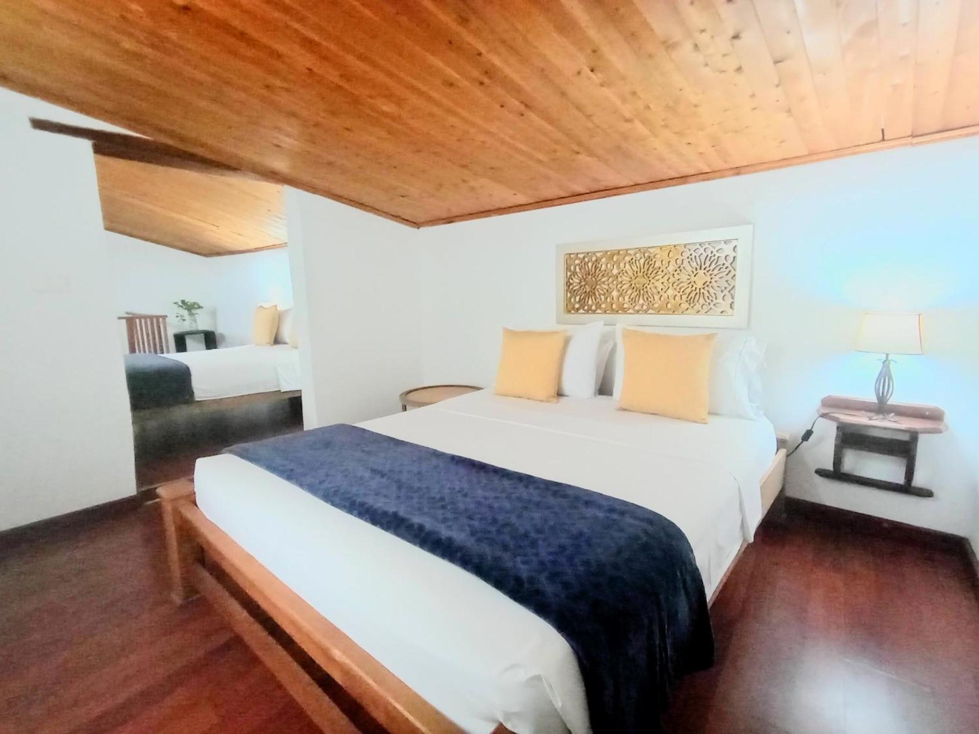 Hotel At The Park 3*