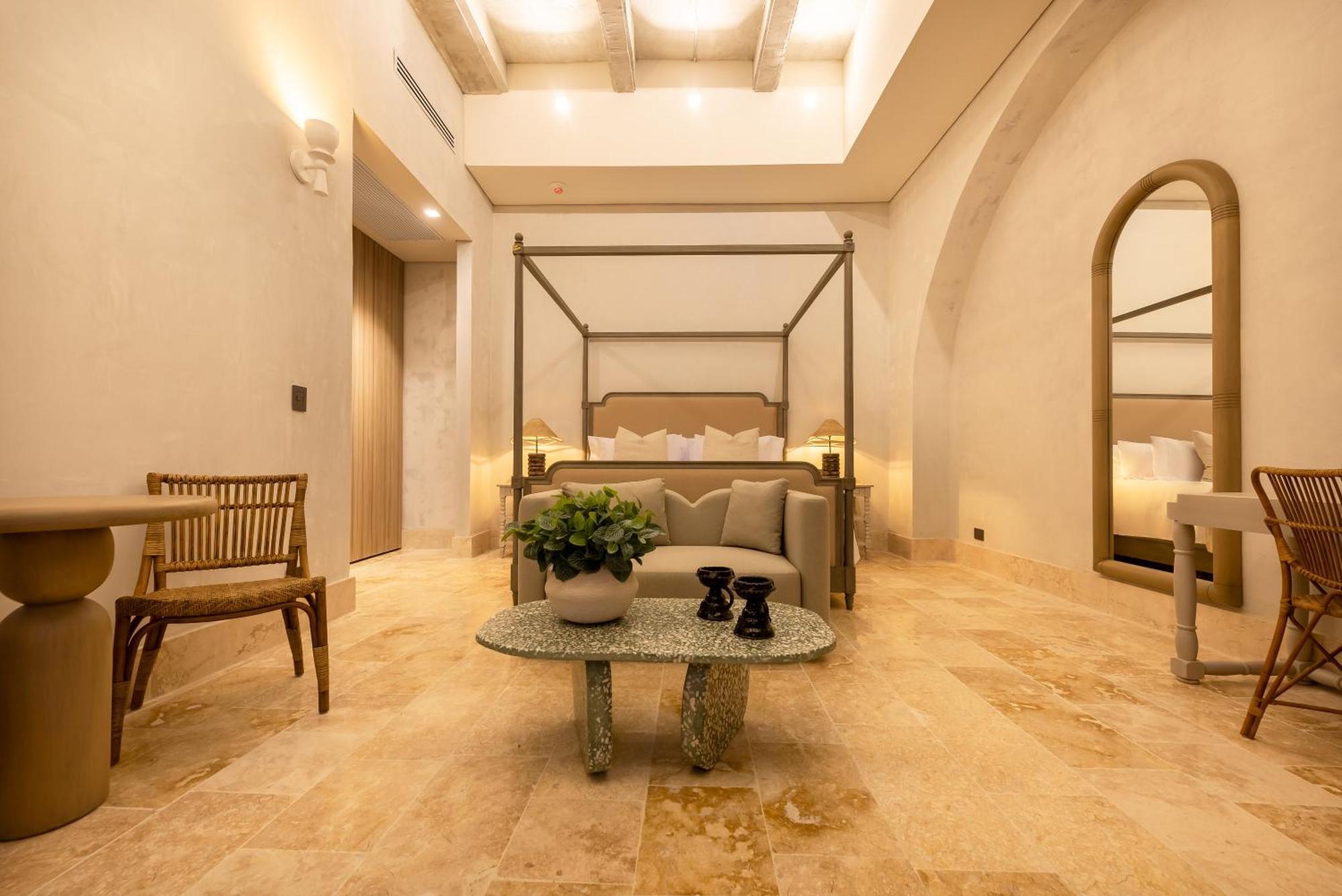 Cinco Boutique Hotel 5*