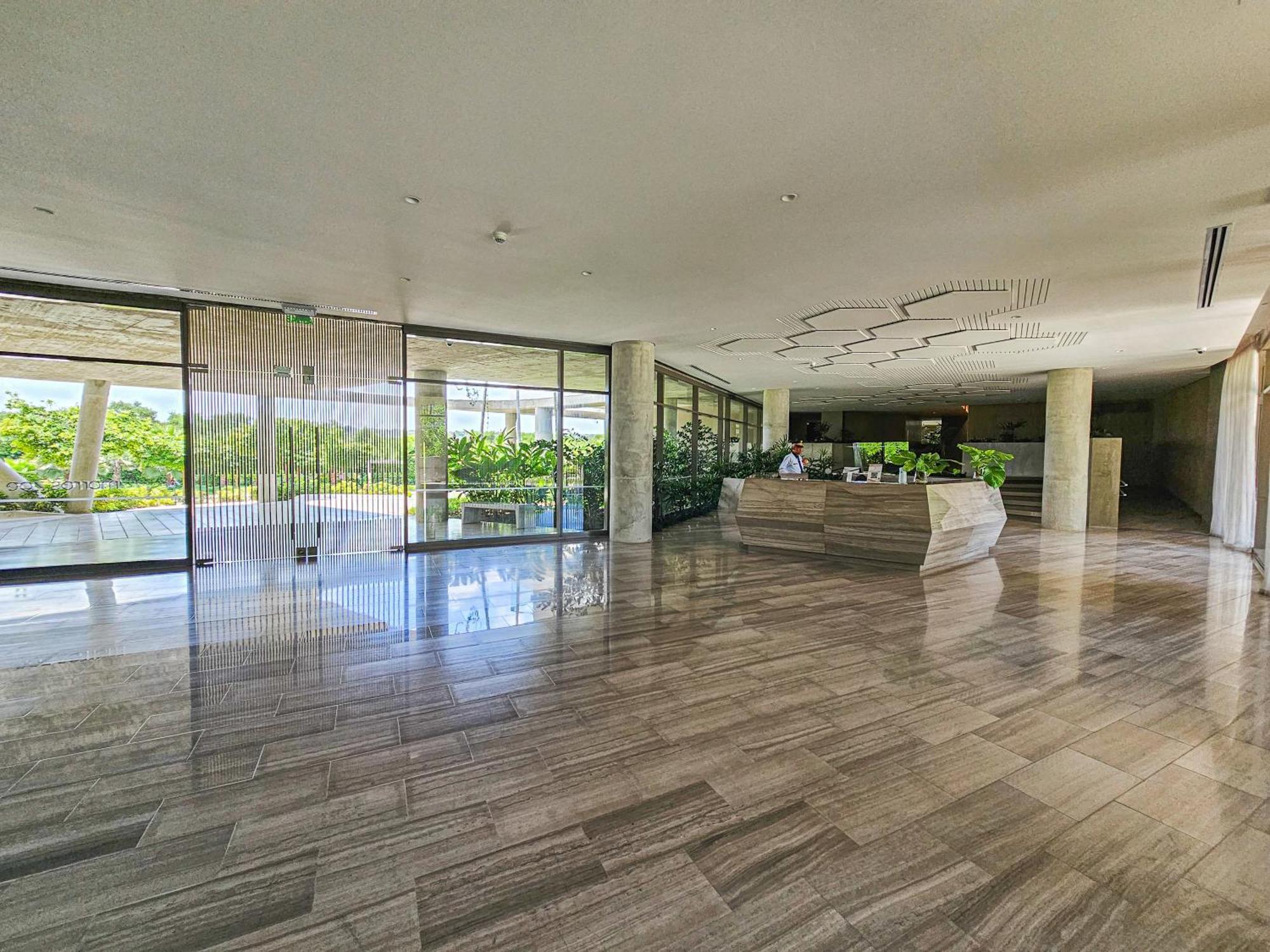 Apartamento En Con Acceso Directo Al Mar En *