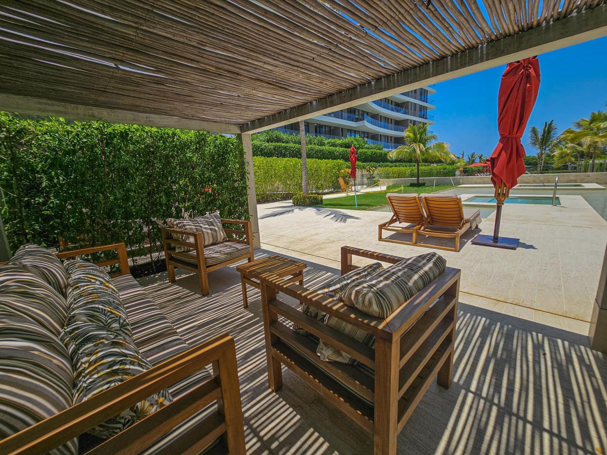 Apartamento En Con Acceso Directo Al Mar En *