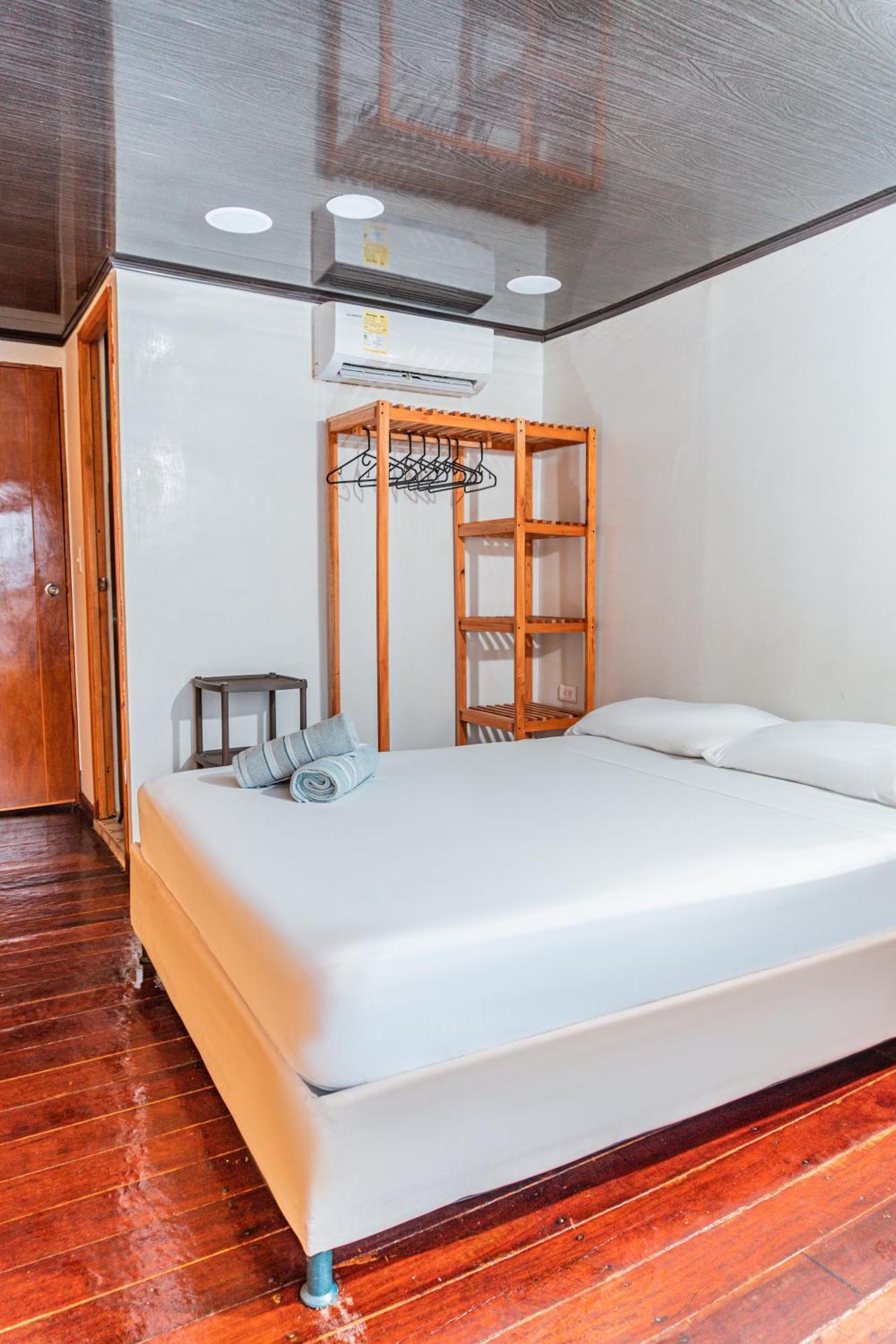 Hotel Y Restaurante Yalis *