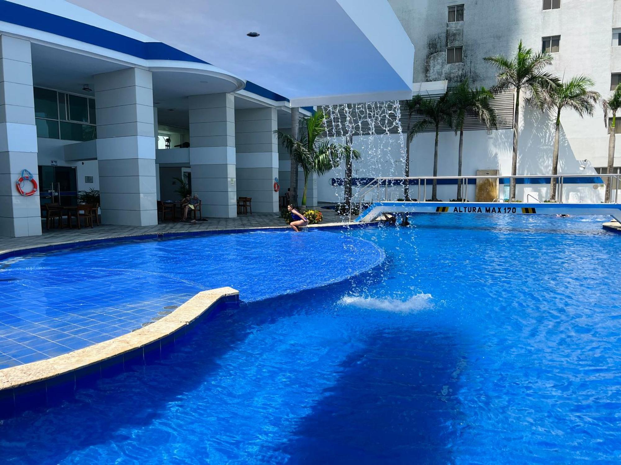 Espectacular Bocagrande, Frente Al Mar, Con Piscina *