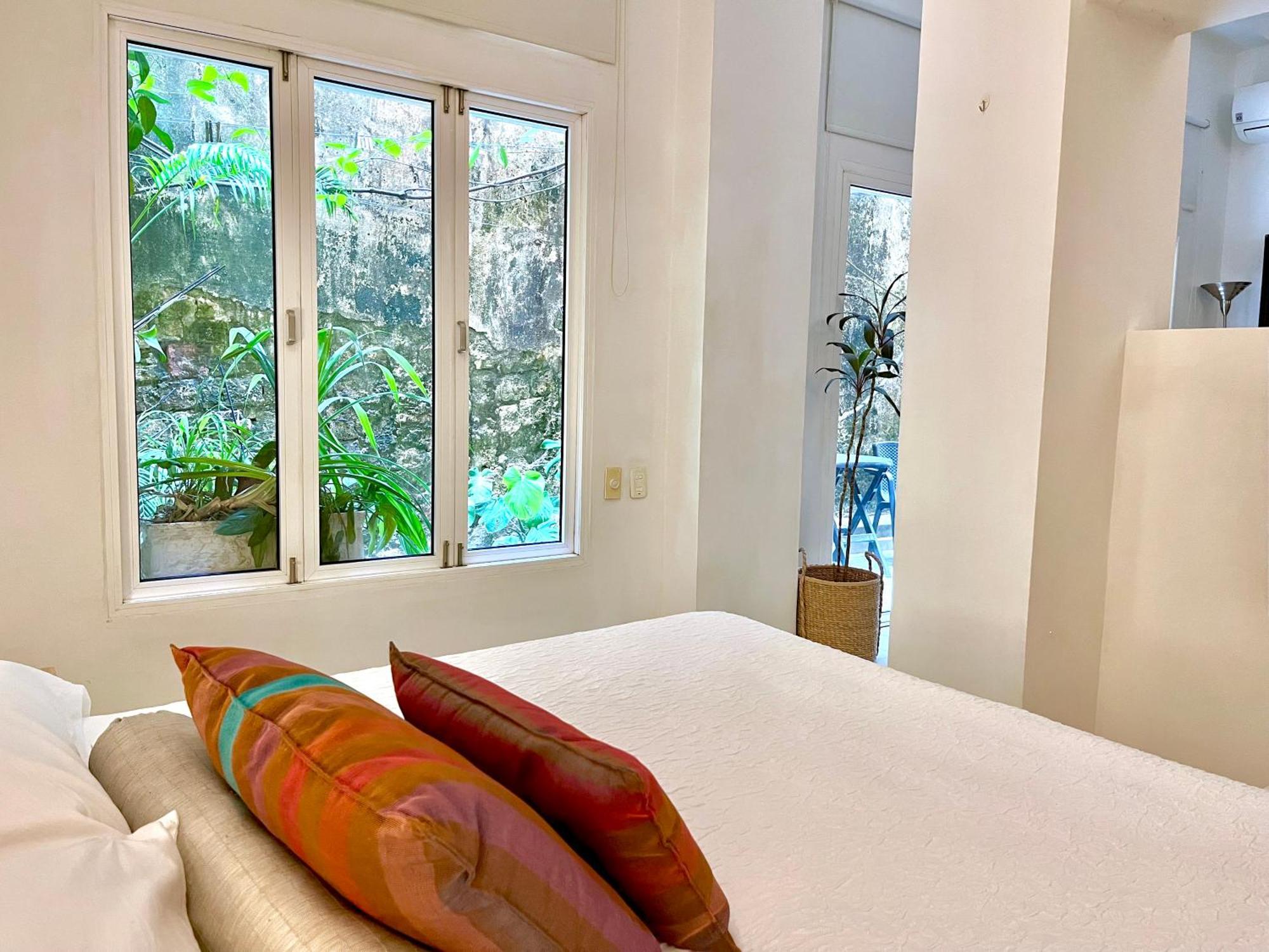 Serene Tropical Getaway *
