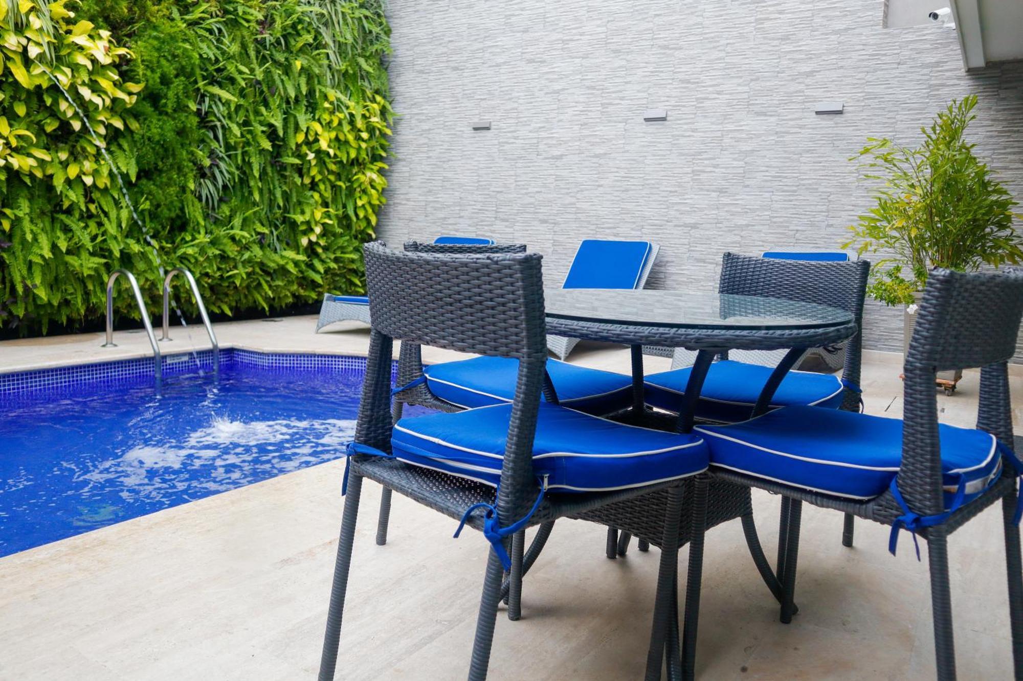 Hotel Varanasi Boutique Aeropuerto 4*