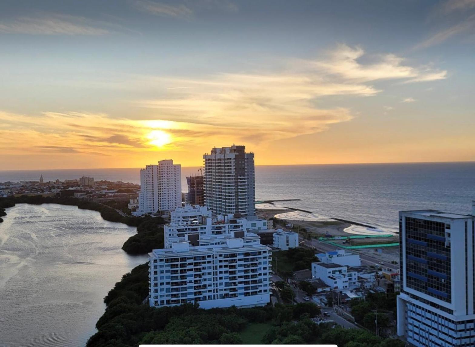 Apartamento Great Sunsets & Sea Views, Near Beach&downtown