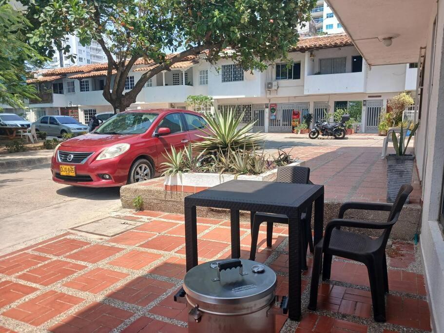 En Cerca Al Aeropuerto Y Playa Apartamento