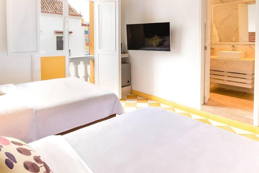 Casa En La Mejor Plaza De La Ciudad Vieja
