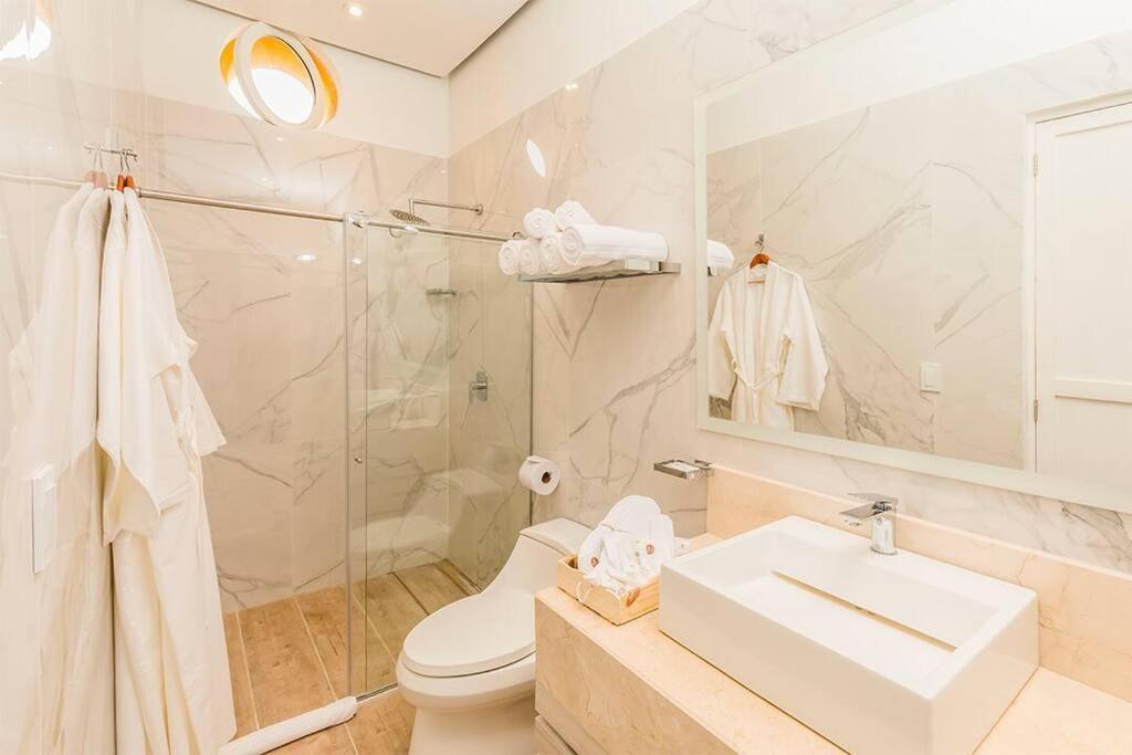 Casa En La Mejor Plaza De La Ciudad Vieja Apartamento