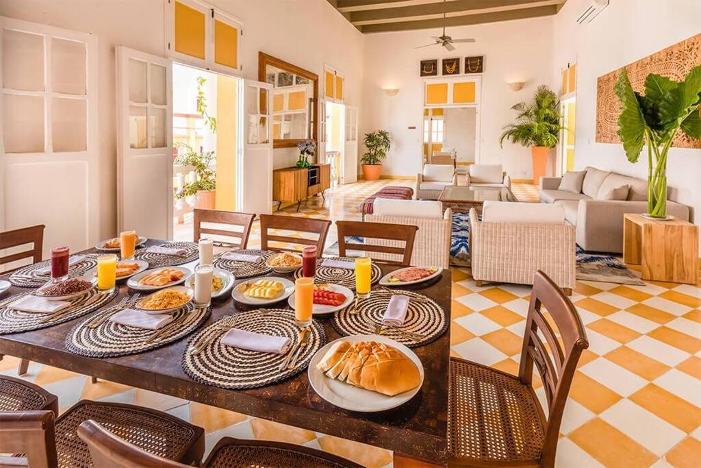 Casa En La Mejor Plaza De La Ciudad Vieja * Cartagena
