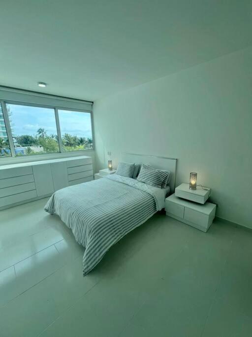 Beachfront Luxury Apartamento