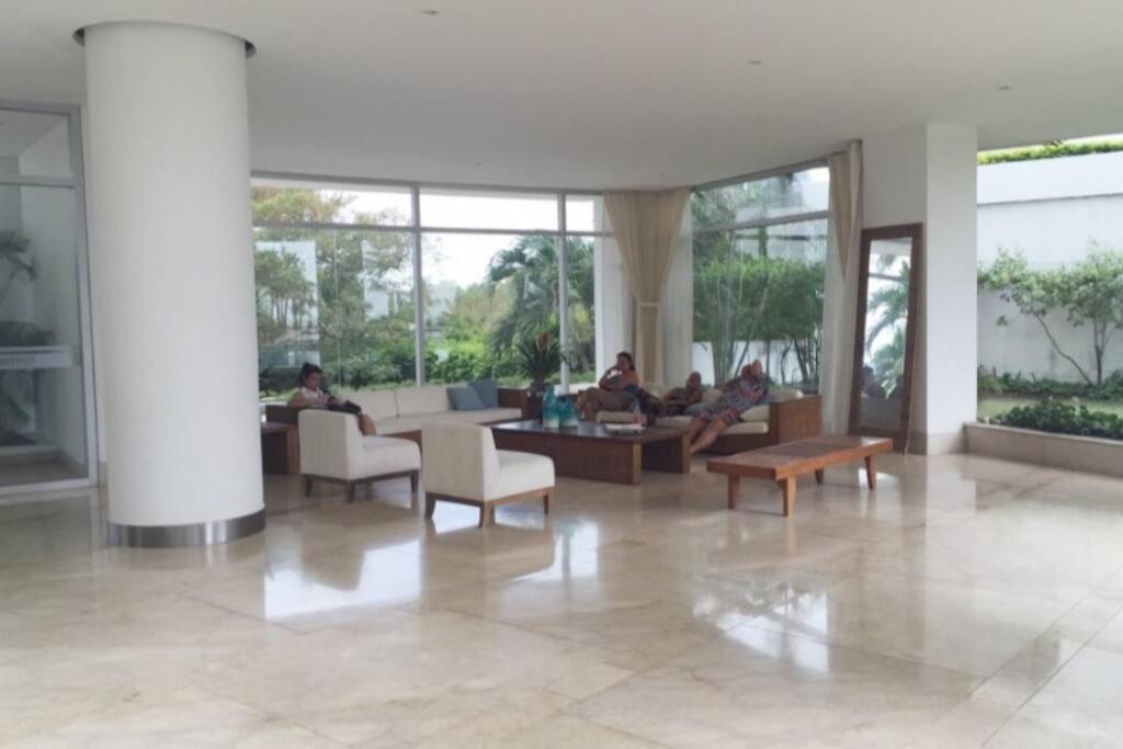Beachfront Luxury Apartamento Cartagena