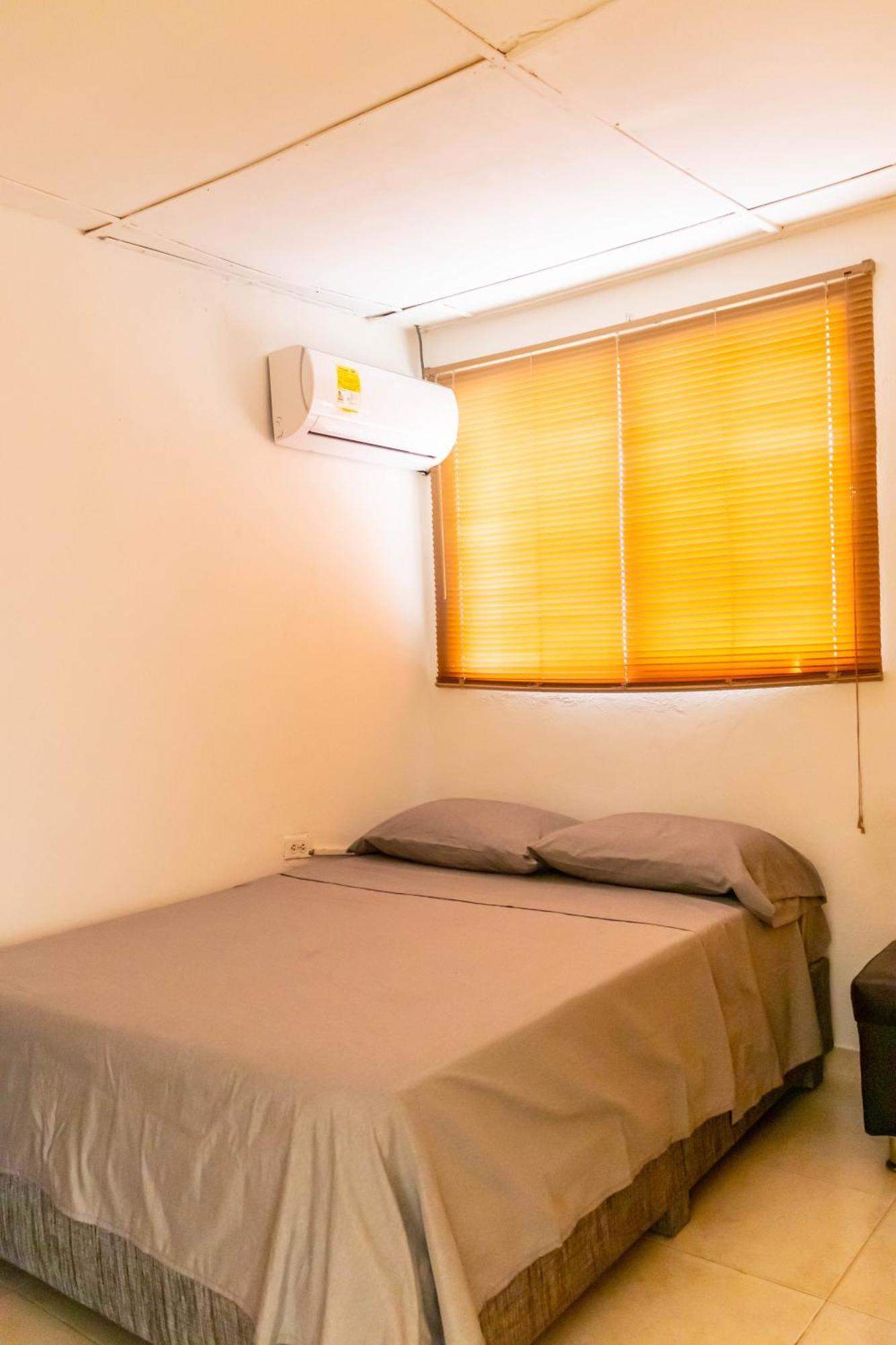 Familiar A Pocos Pasos De La Hermosa Bahia De Manga Apartamento Cartagena