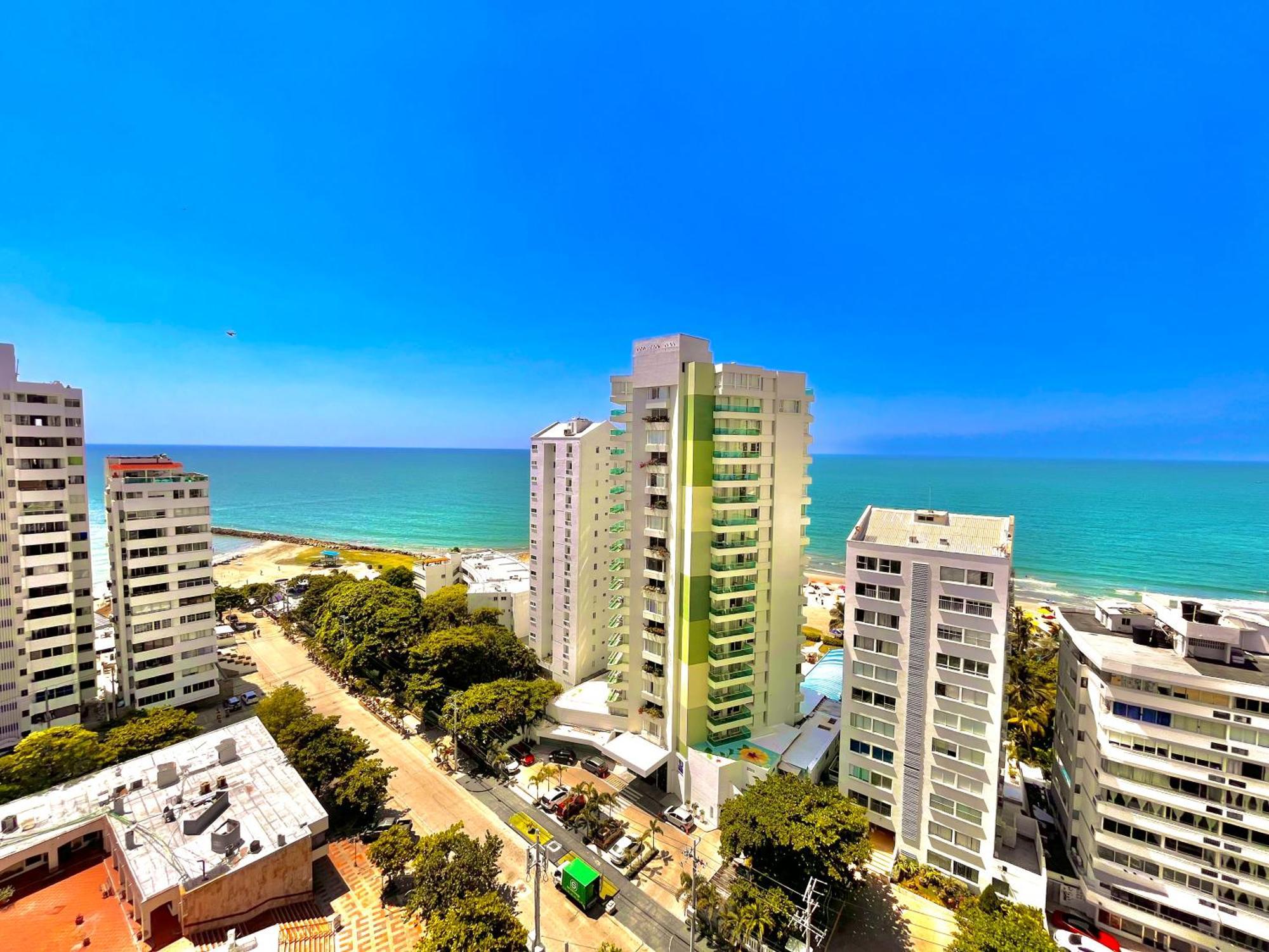 Excelentes Frente Al Mar Apartamento