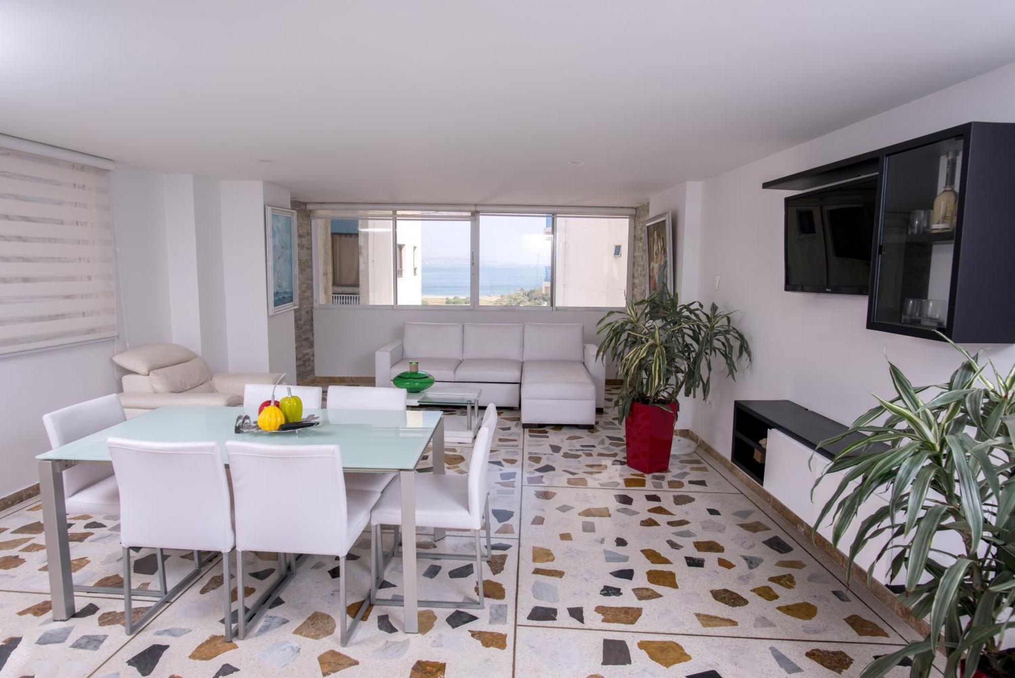 Excelentes Frente Al Mar Apartamento