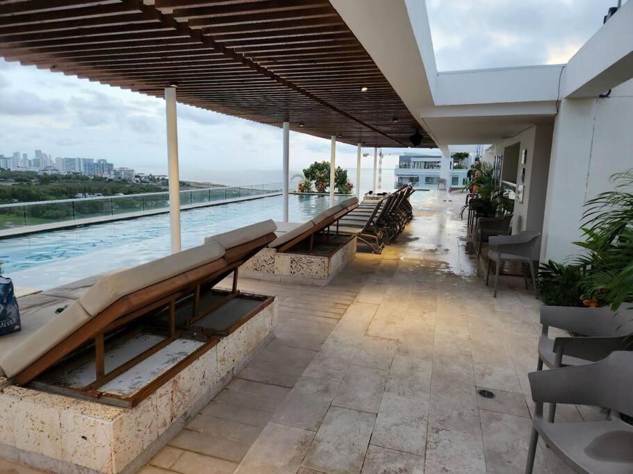 Dominique Luxury 1410 Jacuzzi Privado