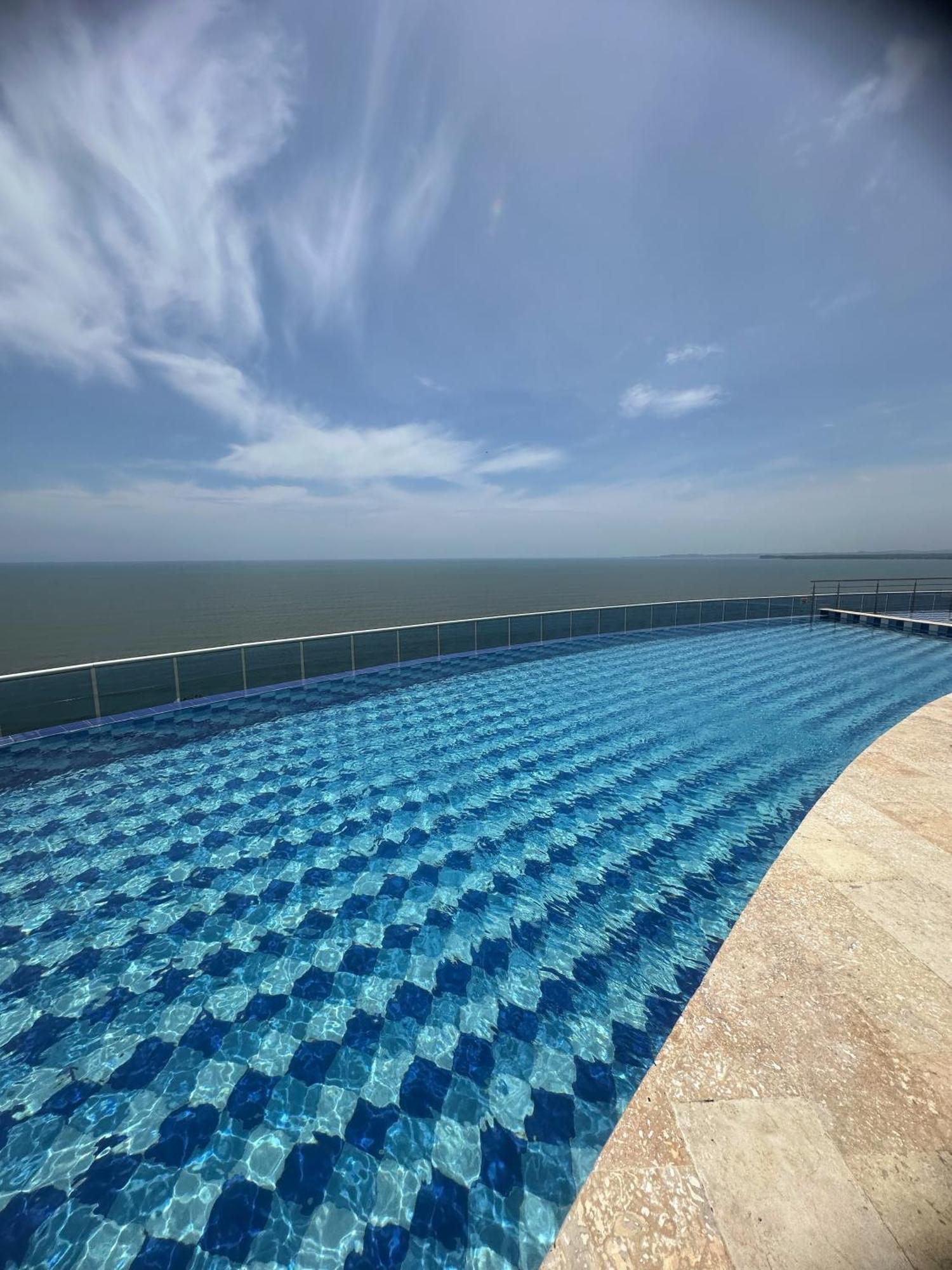 Сasa de vacaciones Amplia Casa Con Piscina A 40 Mts De Playa En Castillo Grande