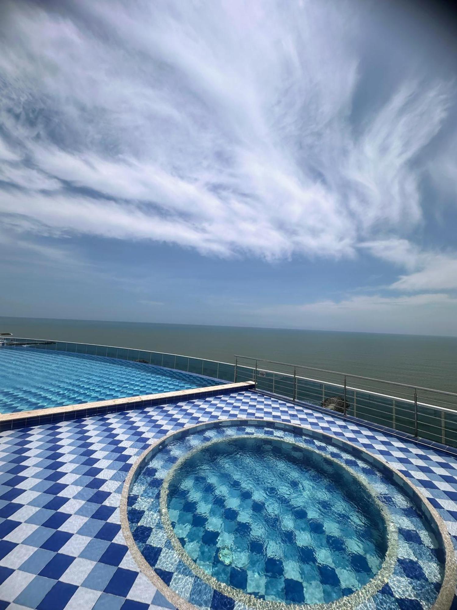 Amplia Casa Con Piscina A 40 Mts De Playa En Castillo Grande *