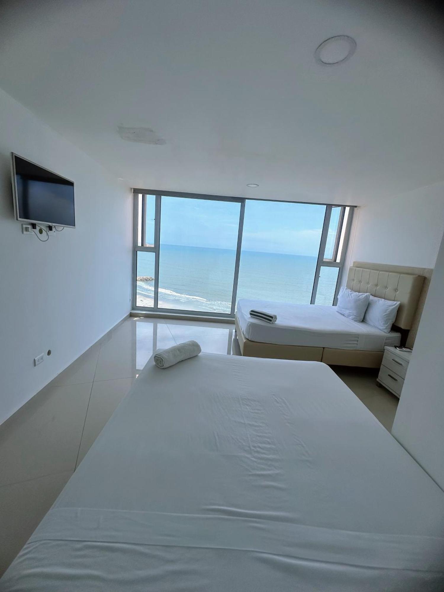 Amplia Casa Con Piscina A 40 Mts De Playa En Castillo Grande